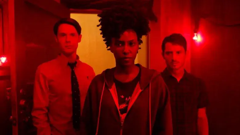 Dirk Gently, Agencia de investigaciones holísticas - Fondo