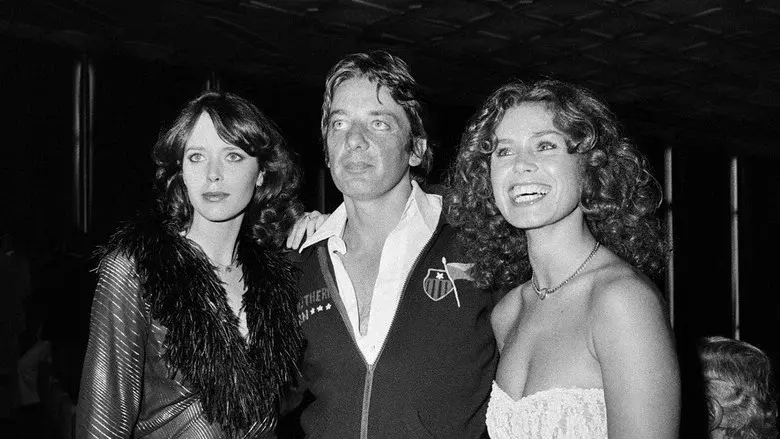 «Emmanuelle»: un hito del cine erótico francés - Fondo