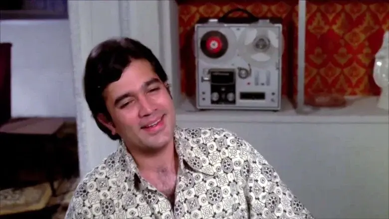 Namak Haraam - Fondo