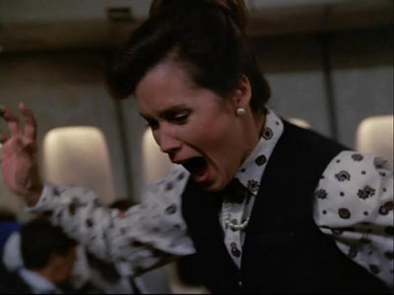 El cadáver viaja en primera clase