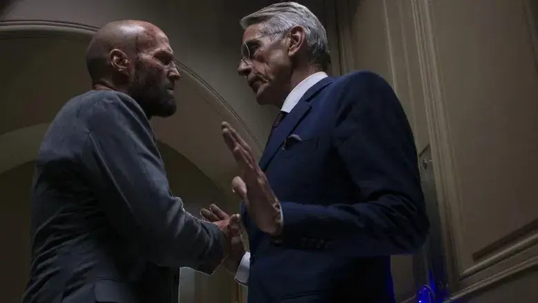 Beekeeper: El protector - Fondo