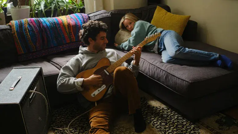 Matt and Mara - Fondo