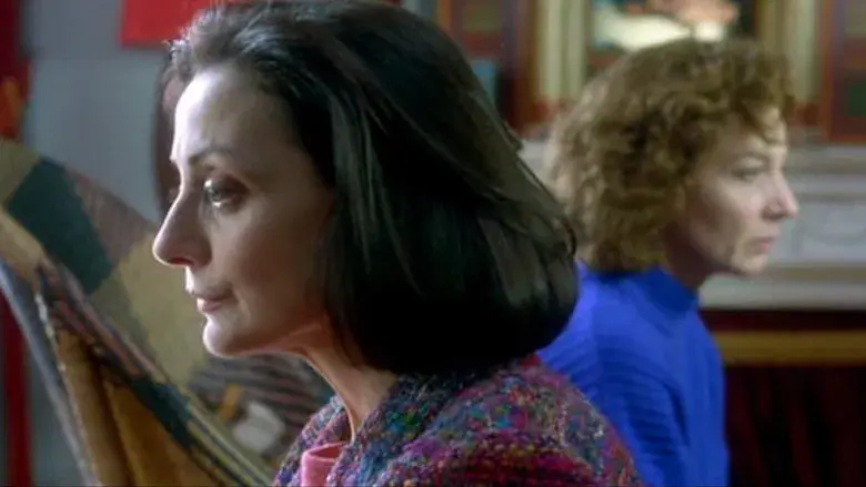 La flor de mi secreto - Fondo