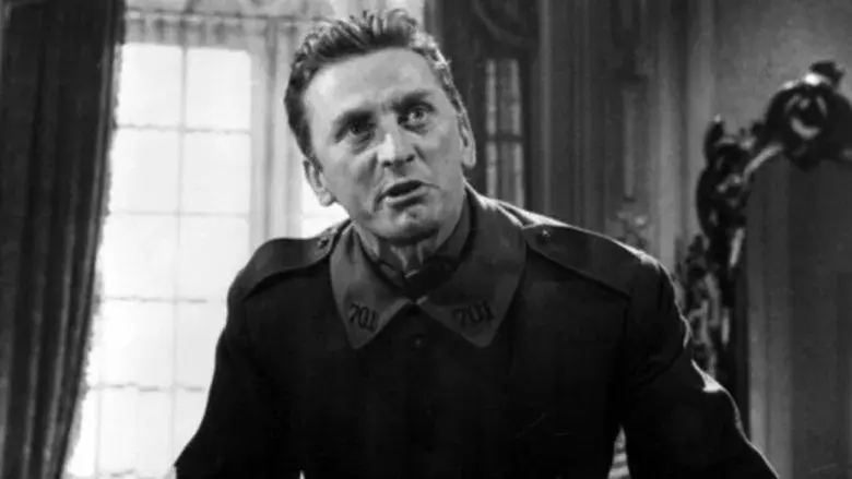 Senderos de gloria - Fondo