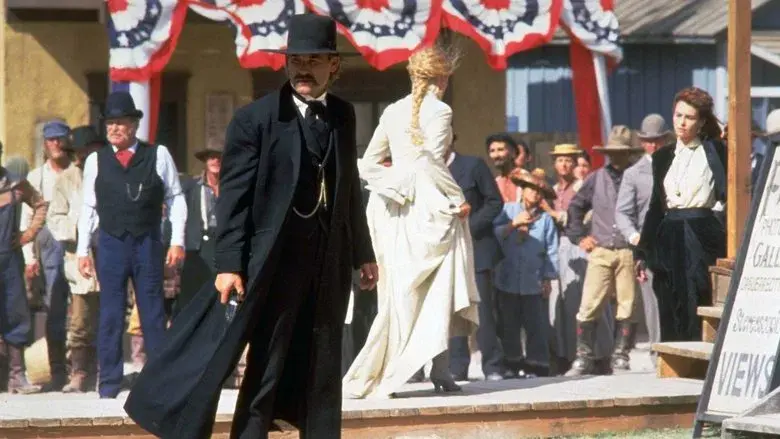 Tombstone: La leyenda de Wyatt Earp - Fondo