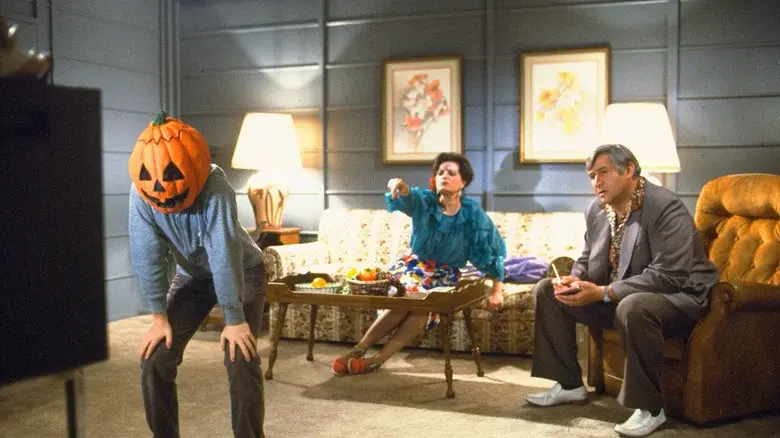 Halloween III: El día de la bruja - Fondo