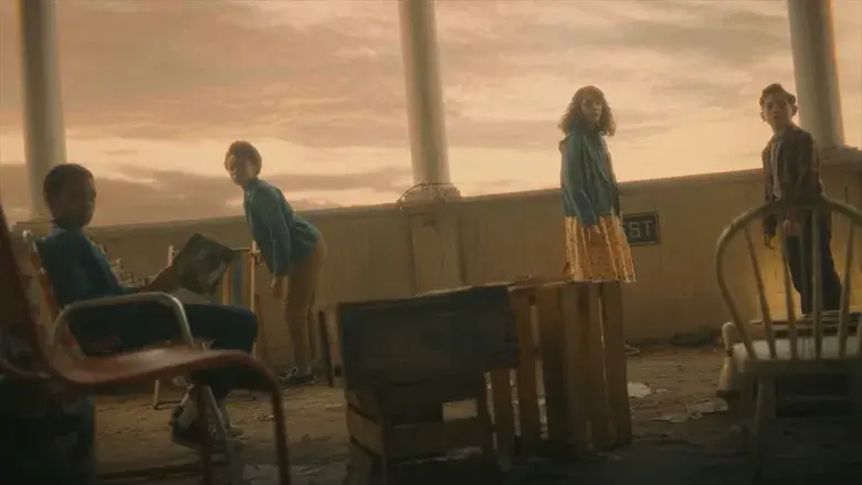 It: Bienvenidos a Derry - Fondo