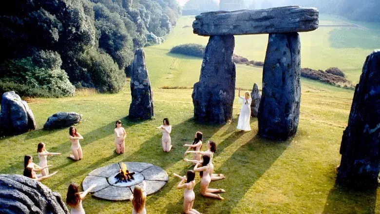 El hombre de mimbre - Fondo