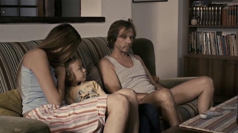 A Serbian Film - Fondo