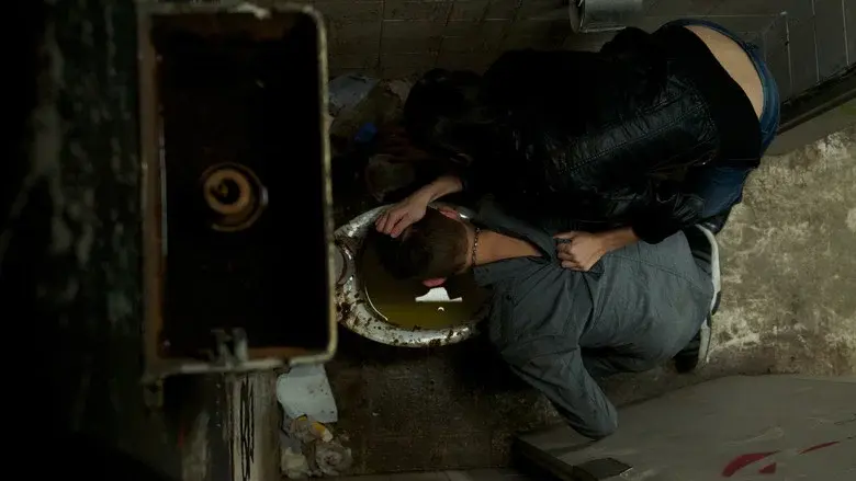 Escupiré sobre tu tumba 2 - Fondo