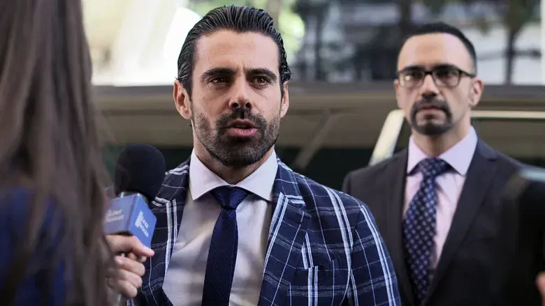 Aurelio le roba dinero a su hija Rutila