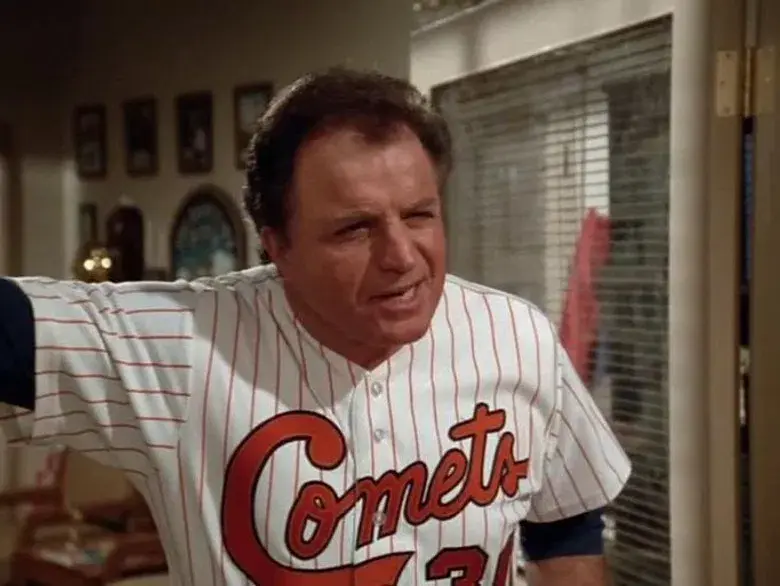 Con tres strikes, eliminado