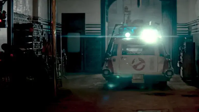 Cazafantasmas: Imperio helado - Fondo