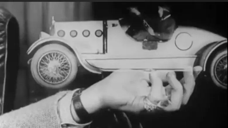 A Trip to Paramountown - Fondo