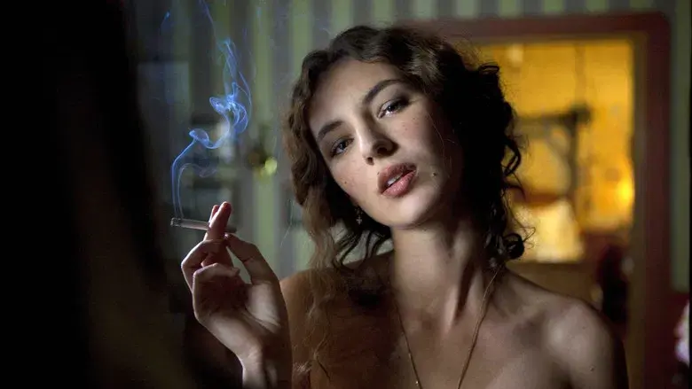 Adèle y el misterio de la momia - Fondo