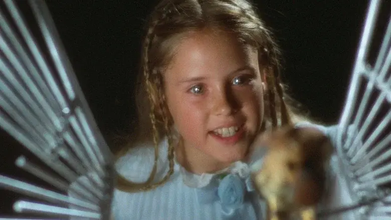 El visitante del más allá - Fondo