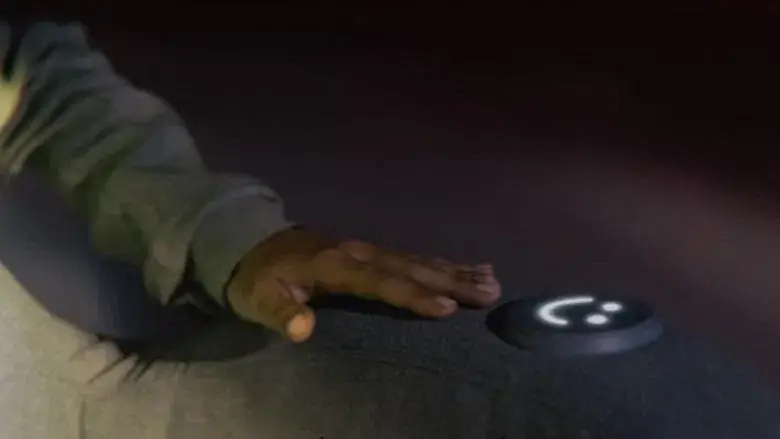 Black Mirror - Fondo