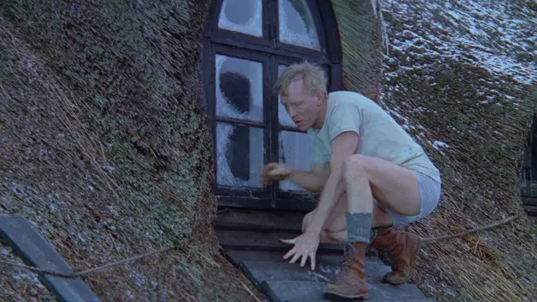 El visitante nocturno - Fondo