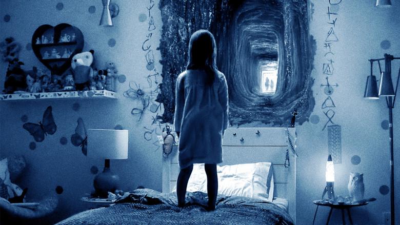 Paranormal Activity: Dimensión fantasma - Fondo