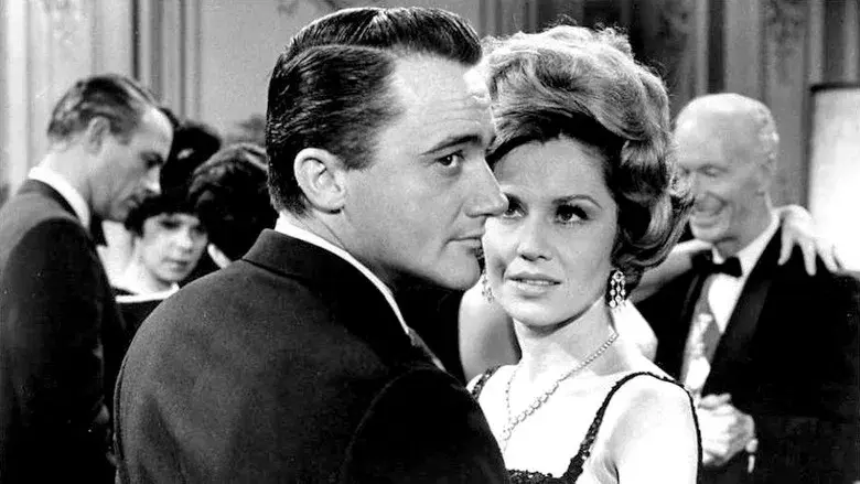 Trampa para un espía - Fondo