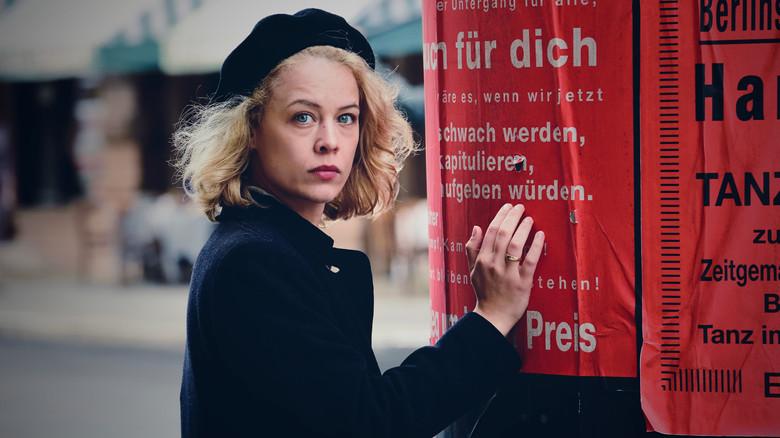 Stella. Víctima y culpable - Fondo