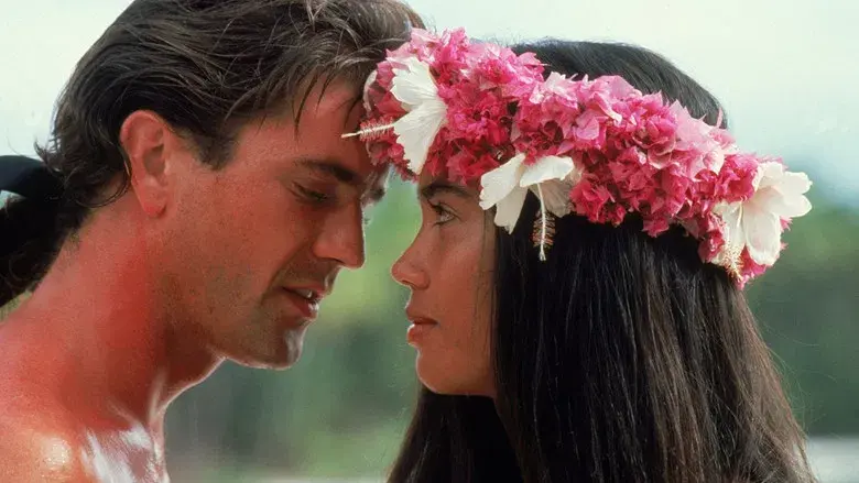 Motín a bordo - Fondo