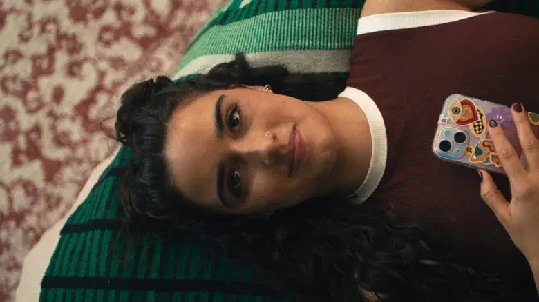 Culpa mía: Londres - Fondo