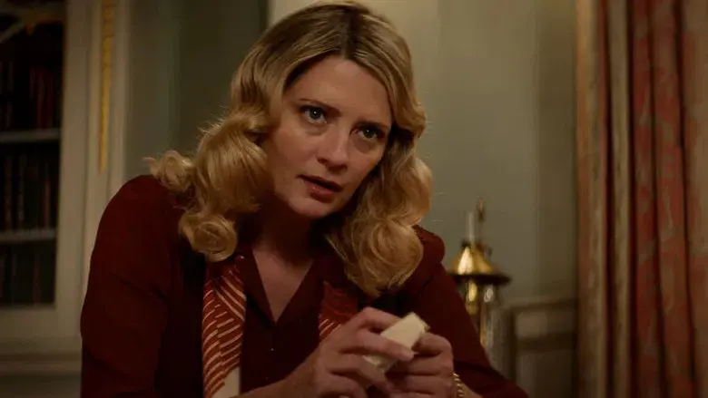 Asesinato en la Embajada - Fondo