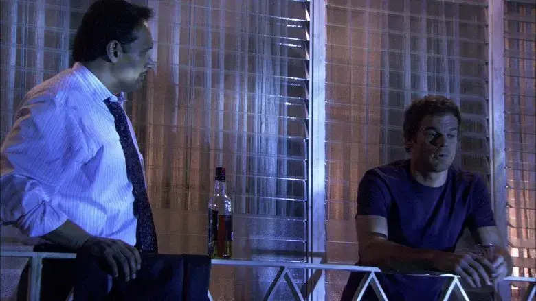 El león duerme esta noche