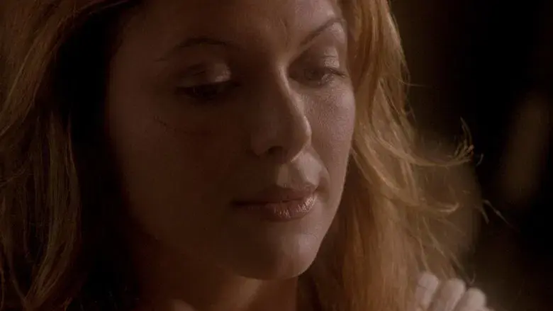 Ángeles y demonios 5: Abandonada - Fondo