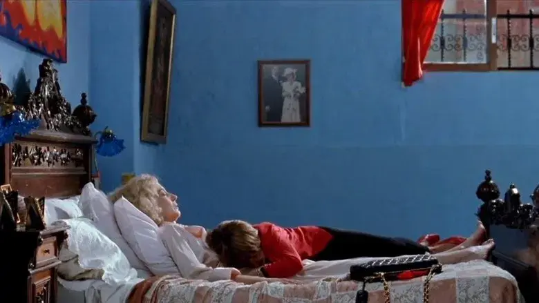 Tacones lejanos - Fondo