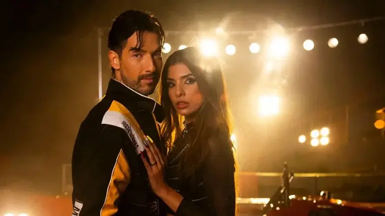 Sky confiesa que siente algo por Charly e intenta alejarse