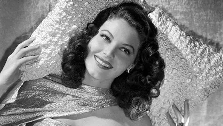 Maisie Goes to Reno - Fondo