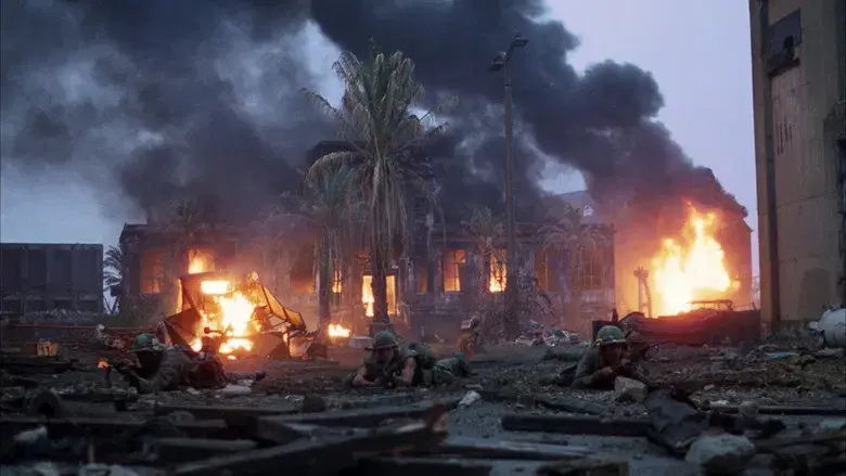 La chaqueta metálica - Fondo