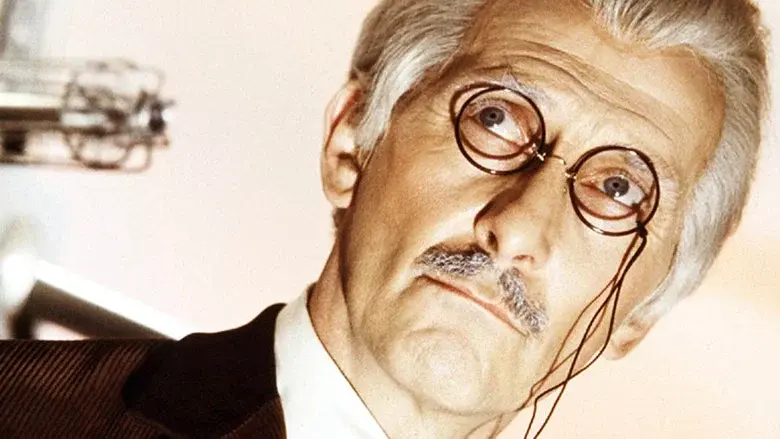 Doctor Who: Los Daleks invaden la Tierra - Fondo