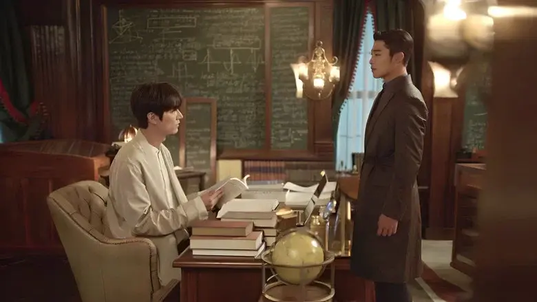 El rey, monarca eterno - Fondo