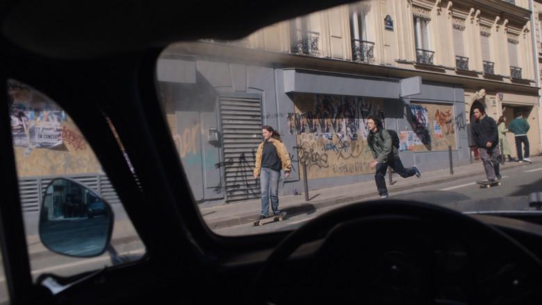 Father Mother Sister Brother - Fondo