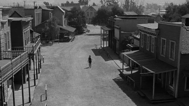 Solo ante el peligro - Fondo