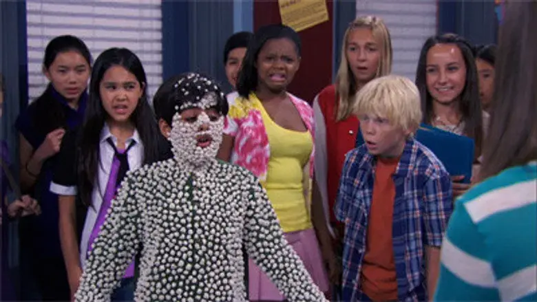 Haz nuevos amigos, pero esconde a los viejos