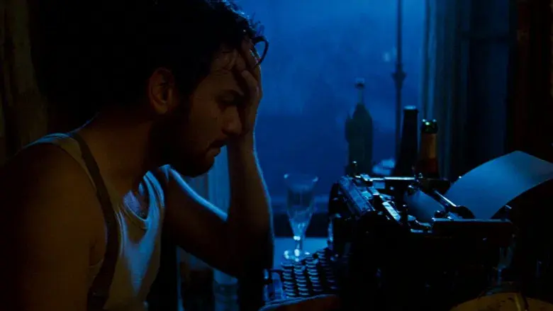 Moulin Rouge - Fondo