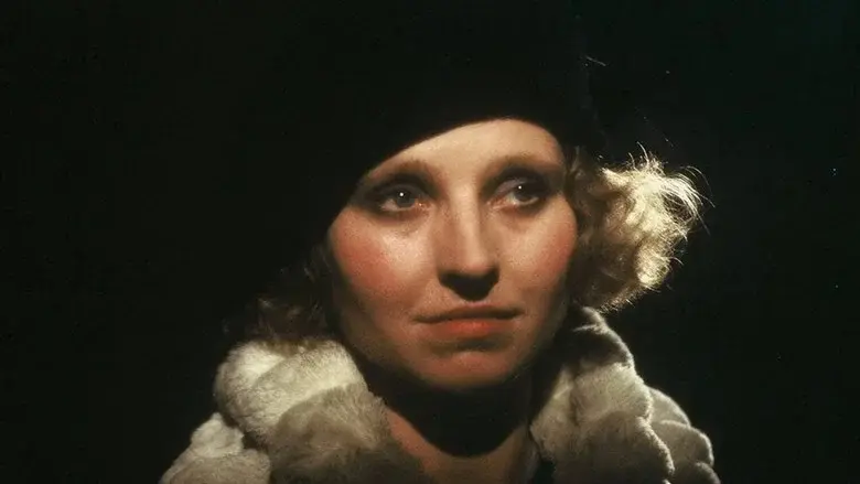 Un puñado de gente en las honduras del silencio