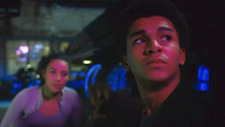 Mírame, siénteme, tócame, cúrame