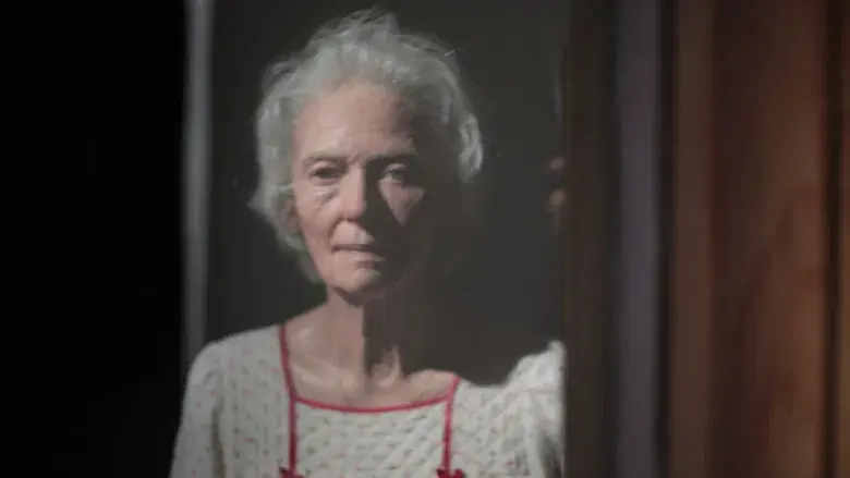 La Hija Eterna - Fondo