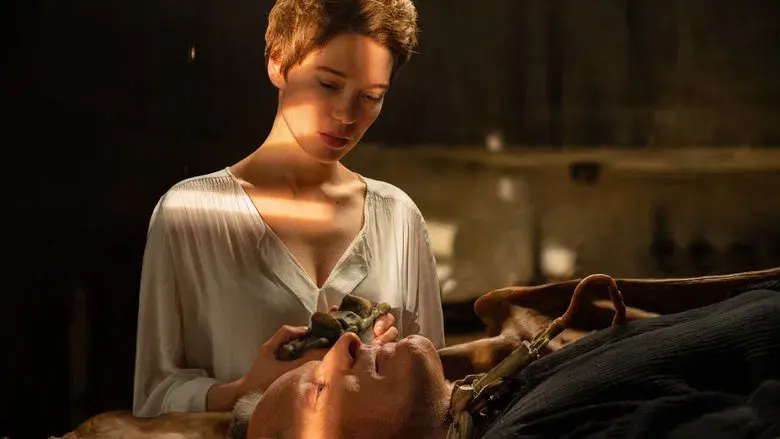 Crímenes del futuro - Fondo