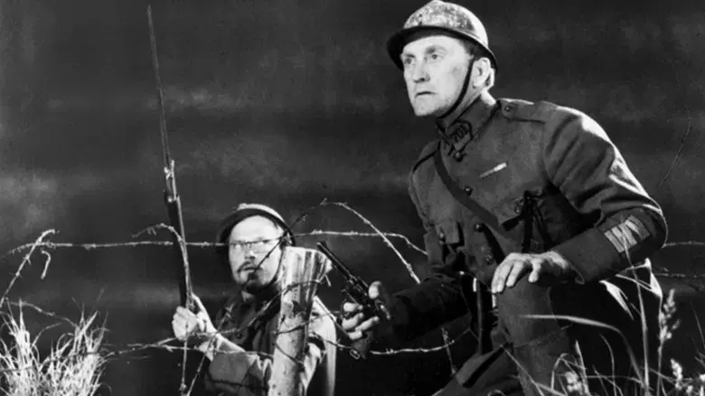 Senderos de gloria - Fondo