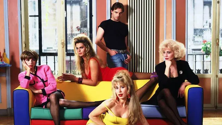 Tacones lejanos - Fondo