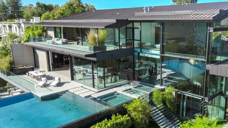 Buying Beverly Hills - Fondo