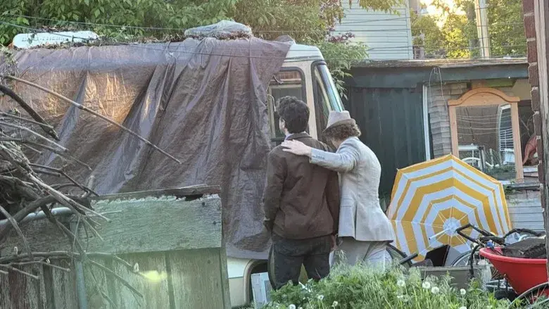 Nirvanna the Band the Show the Movie - Fondo