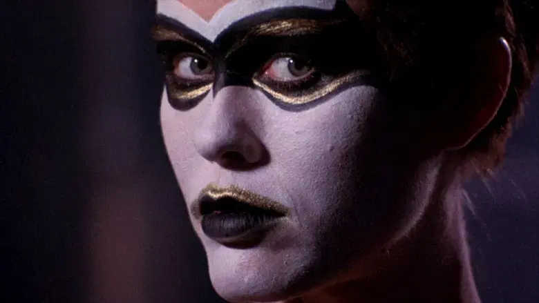 Vivir y morir en Los Ángeles - Fondo