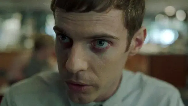 Gente bajo la lluvia